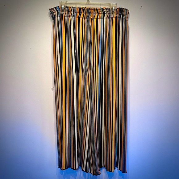 Striped Palazzo Pants - Picture 4 of 8